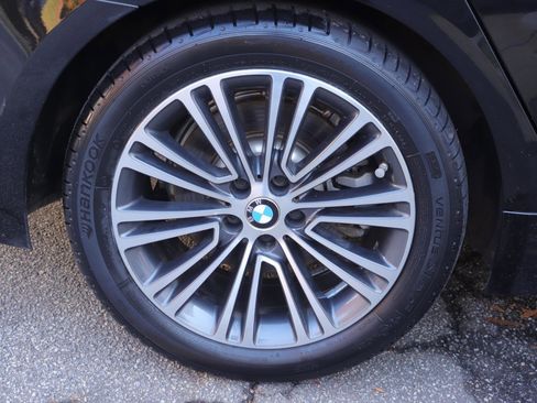 Used 2018 BMW 530i w/ Premium Package image 38