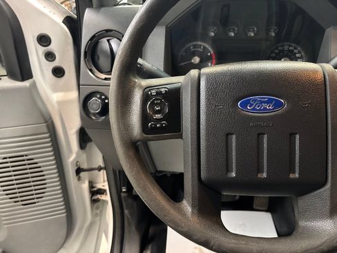 Used 2015 Ford F250 XL w/ Power Equipment Group AWD/4WD image 16
