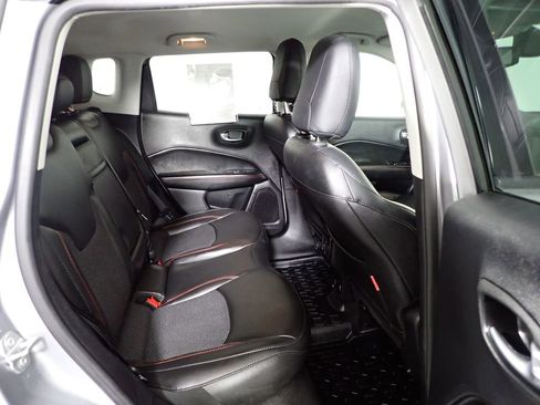 Used 2019 Jeep Compass Trailhawk image 30