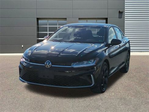New 2026 Volkswagen Jetta SE image 3