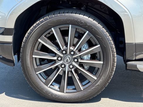 Used 2024 Lexus GX 550 w/ Accessory Package (Z1) AWD/4WD image 33
