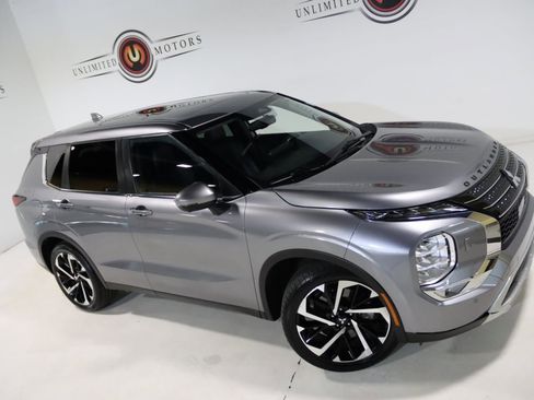 Used 2022 Mitsubishi Outlander SE image 70