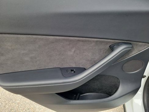 Used 2023 Tesla Model Y Long Range image 14