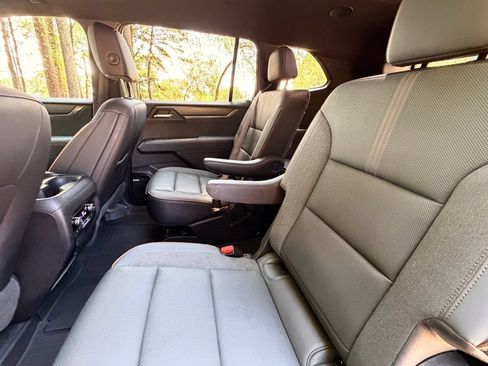 Used 2024 GMC Acadia AT4 w/ Luxury Package AWD/4WD image 13