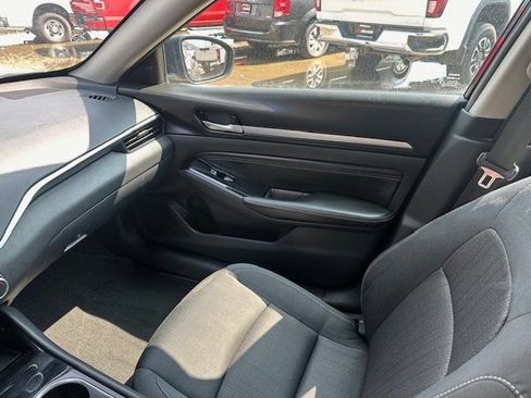 Used 2021 Nissan Altima 2.5 SV image 16