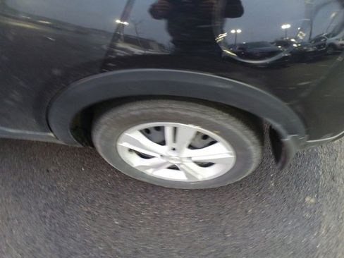 Used 2023 Nissan Kicks S image 13