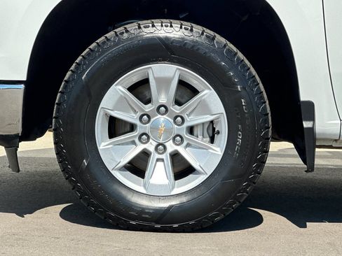 Used 2025 Chevrolet Silverado 1500 LT RWD image 36