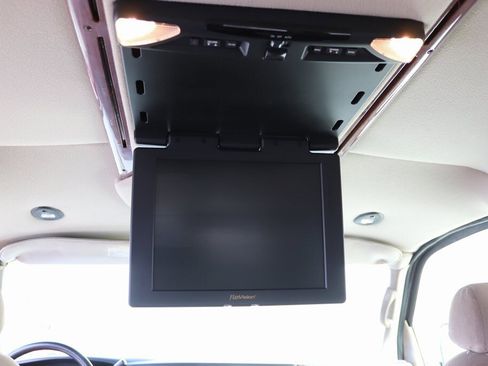 Used 2007 Chevrolet Express 1500 w/ Preferred Equipment Group image 16