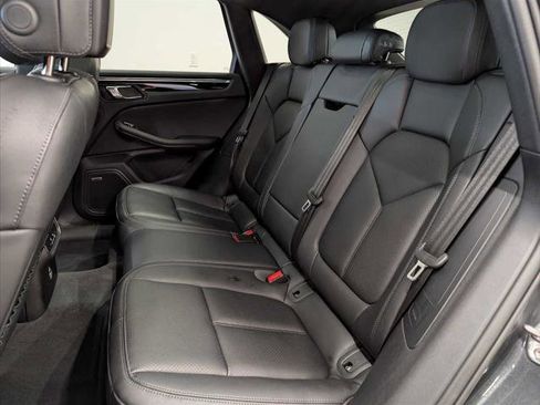 Used 2024 Porsche Macan AWD/4WD image 19