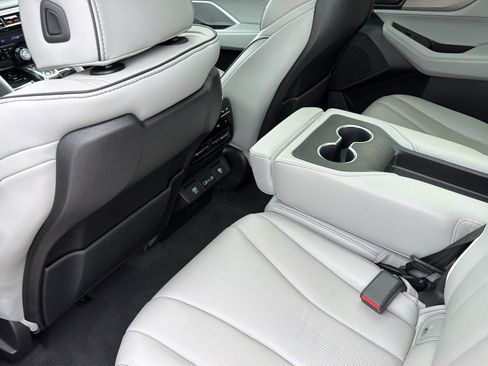 Used 2022 Acura MDX w/ Advance Package AWD/4WD image 34