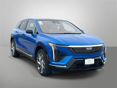 New 2026 Cadillac Optiq Luxury 2 image 13