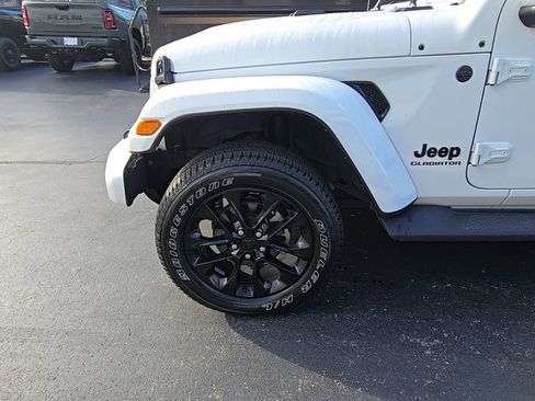 Used 2022 Jeep Gladiator Overland image 13