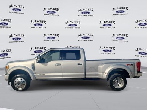 Certified 2019 Ford F450 Platinum w/ Platinum Ultimate Package AWD/4WD image 2