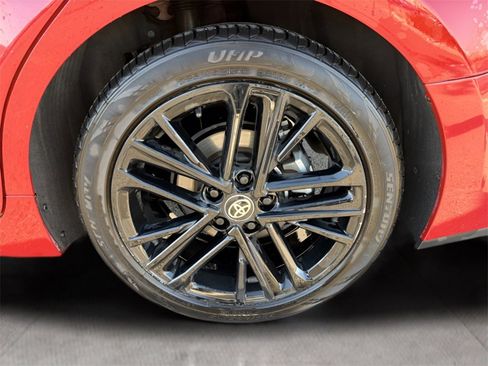 Used 2025 Toyota Camry SE image 19