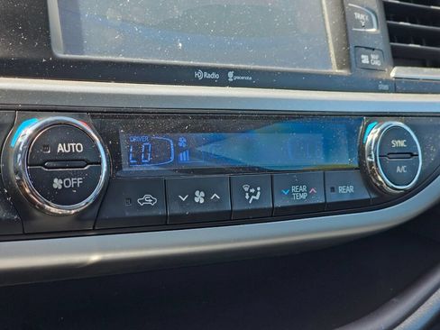 Used 2015 Toyota Highlander XLE AWD/4WD image 33