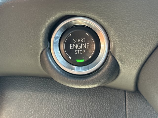Used 2025 Chevrolet Tahoe Premier AWD/4WD image 28