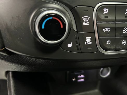 Used 2021 Chevrolet Traverse RS image 14