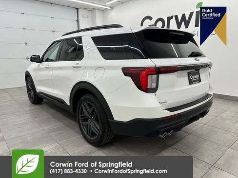 Certified 2025 Ford Explorer ST image 4