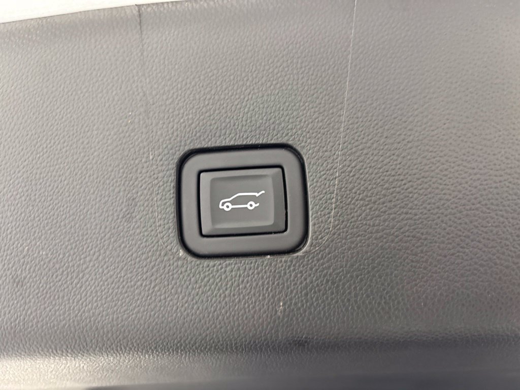 Used 2023 Chevrolet Traverse LT w/ LT Premium Package AWD/4WD image 59