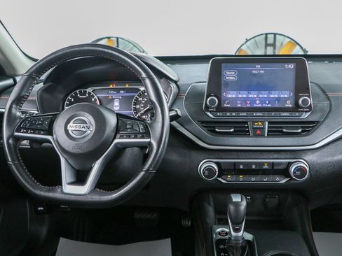Used 2021 Nissan Altima 2.5 SR FWD image 17