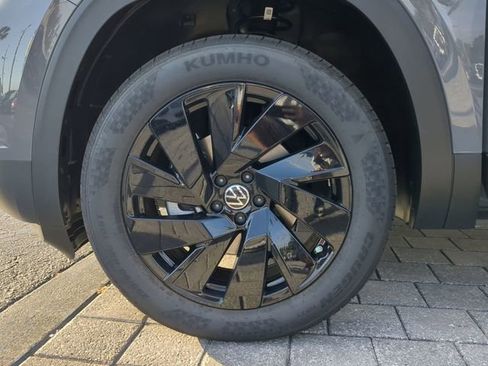 New 2026 Volkswagen Atlas SE image 34