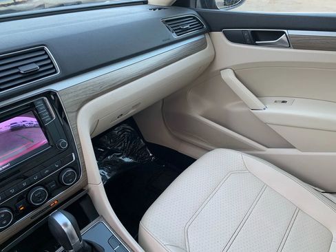 Used 2016 Volkswagen Passat 1.8T SE image 21