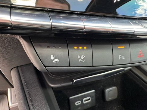 Used 2024 Cadillac XT4 Sport image 23