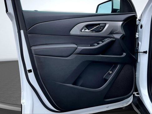 Used 2023 Chevrolet Traverse LT w/ Midnight/Sport Edition image 24