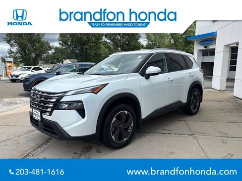 Used 2025 Nissan Rogue SV w/ SV Premium Package AWD/4WD image 3