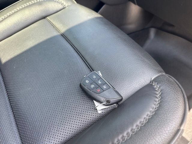 Used 2022 GMC Yukon Denali RWD image 11