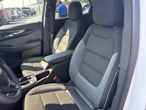 Used 2025 Chevrolet TrailBlazer LT AWD/4WD image 13