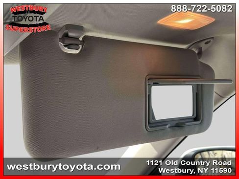 Used 2024 Toyota Highlander XLE image 33