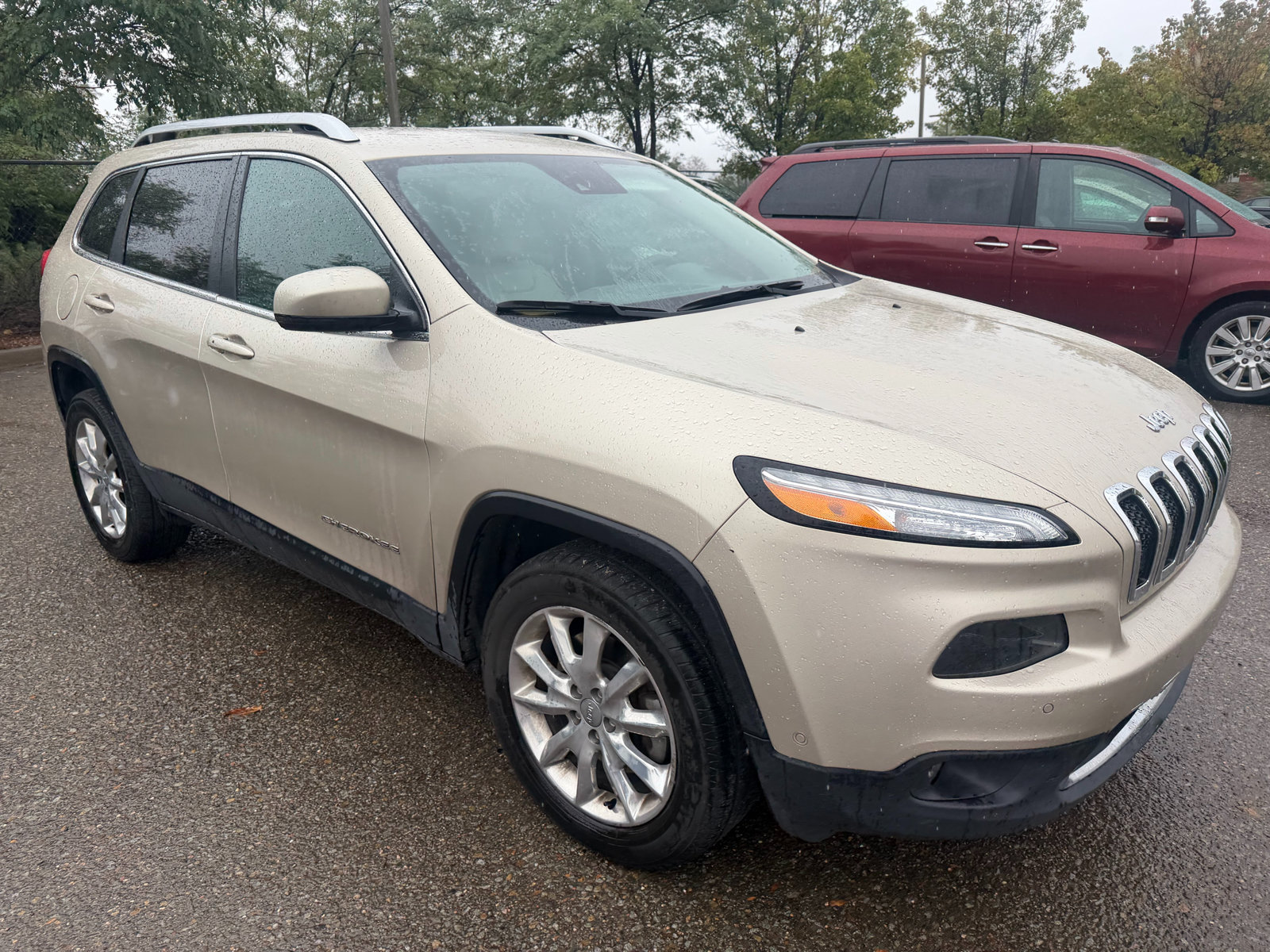 Used 2015 Jeep Cherokee Limited w/ Technology Group AWD/4WD image 19