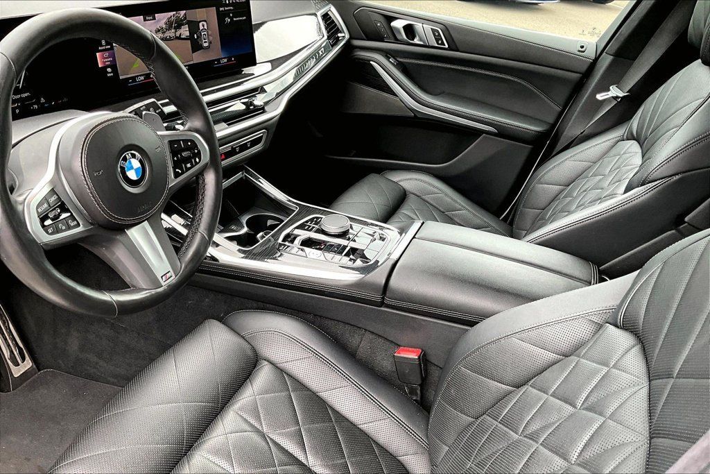 Used 2023 BMW X7 xDrive40i w/ M Sport Package AWD/4WD image 18