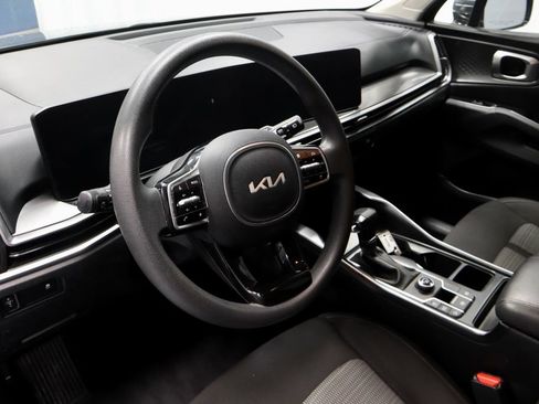 Used 2025 Kia Sorento LX FWD image 25