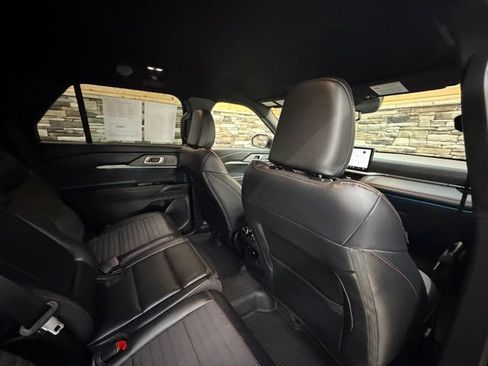 Used 2025 Ford Explorer ST-Line w/ Premium Package AWD/4WD image 35