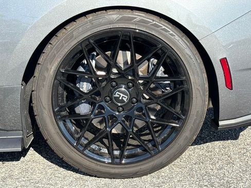 Used 2025 Ford Mustang GT Premium w/ GT Performance Package RWD image 10