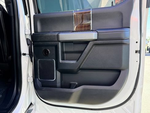 Used 2017 Ford F350 Platinum w/ Platinum Ultimate Package image 43