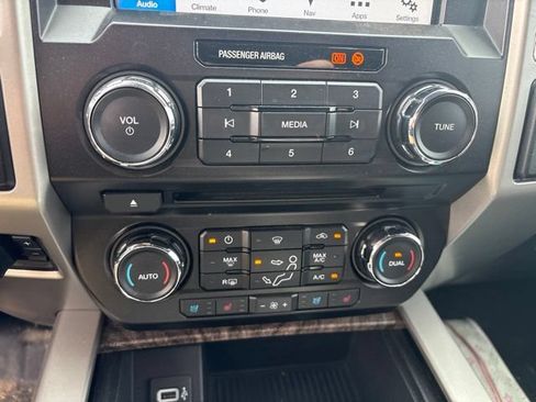 Used 2017 Ford F250 Lariat w/ Lariat Value Package AWD/4WD image 17
