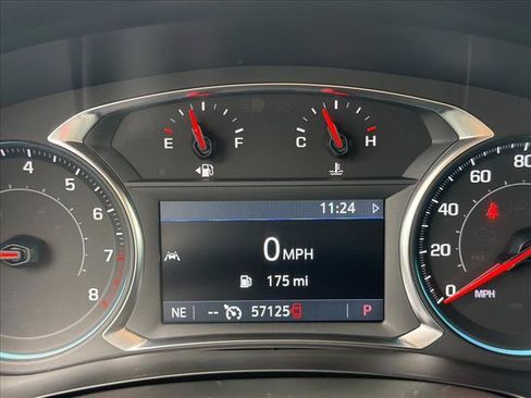Used 2023 Chevrolet Traverse LT w/ LPO, 'HIT The Road' Package AWD/4WD image 17