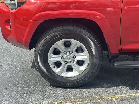 Used 2022 Toyota 4Runner SR5 RWD image 11