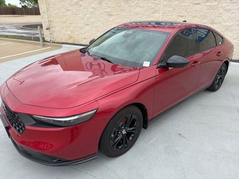 Used 2025 Honda Accord SE image 2