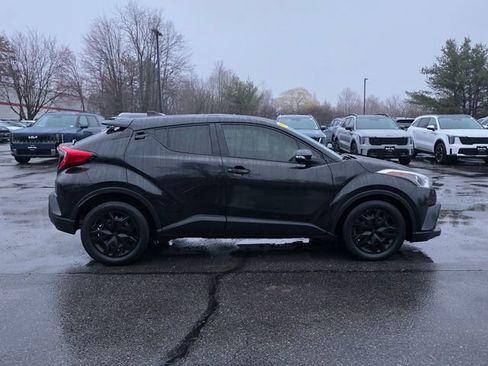 Used 2019 Toyota C-HR LE FWD image 9