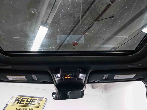 Used 2024 Lexus GX 550 w/ Cold Area Package AWD/4WD image 16