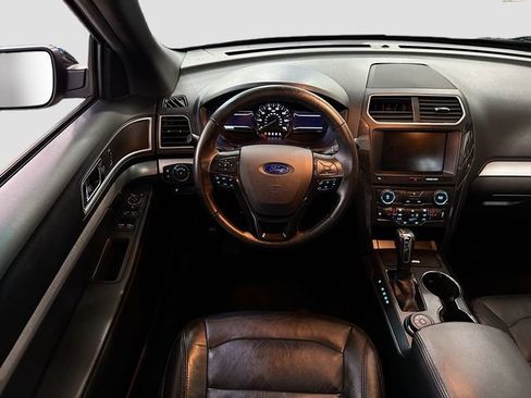 Used 2016 Ford Explorer XLT w/ Equipment Group 202A image 24