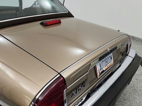 Used 1988 Jaguar XJS V12 Convertible image 50