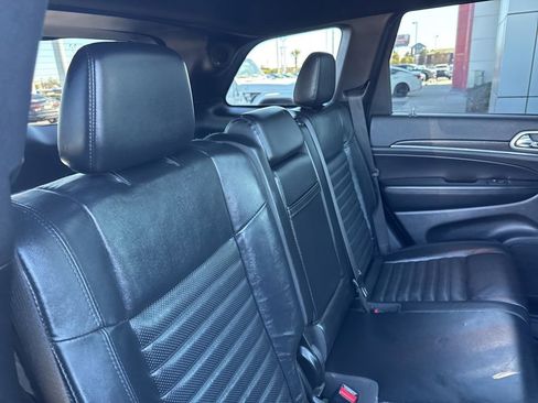 Used 2018 Jeep Grand Cherokee Limited image 23