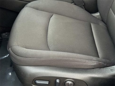 Used 2023 Chevrolet Malibu LT image 9