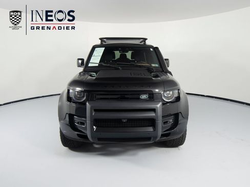 Used 2024 Land Rover Defender 90 X-Dynamic SE AWD/4WD image 2