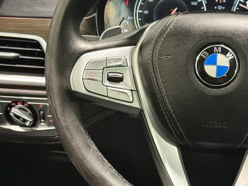 Used 2018 BMW 740i xDrive image 17